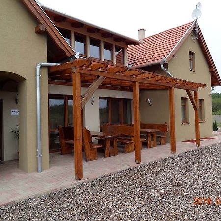 Hôtel Alfoldi Borok Haza à Kunfeherto Extérieur photo