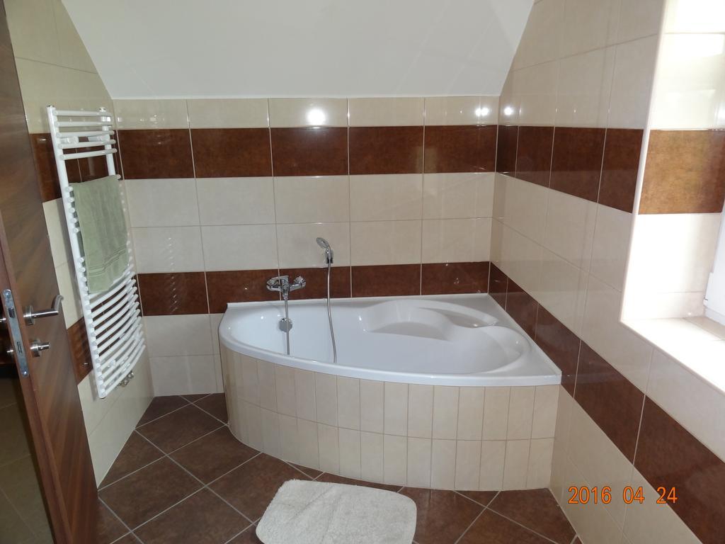 Hôtel Alfoldi Borok Haza à Kunfeherto Extérieur photo