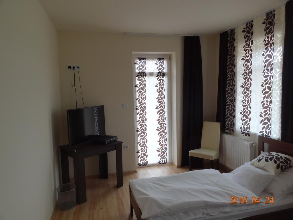 Hôtel Alfoldi Borok Haza à Kunfeherto Extérieur photo